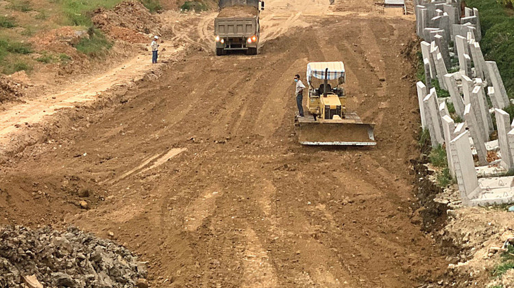 Gói thầu số 5 Thi công xây dựng công trình có giá 112,387 tỷ đồng, thuộc Dự án Đầu tư xây dựng tuyến đường kết nối Nho Quan - Tam Điệp. Minh họa: Lân Bùi