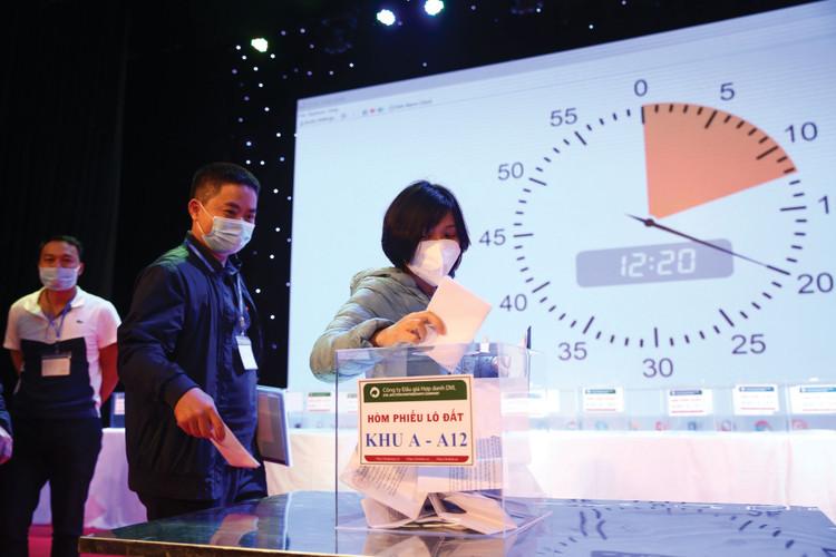 Để khắc phục các “kẽ hở” trong quản lý, các địa phương kiến nghị cần quy định bắt buộc đấu giá viên đăng ký hành nghề tại Sở Tư pháp nơi hoạt động. Ảnh: Tiến Giang