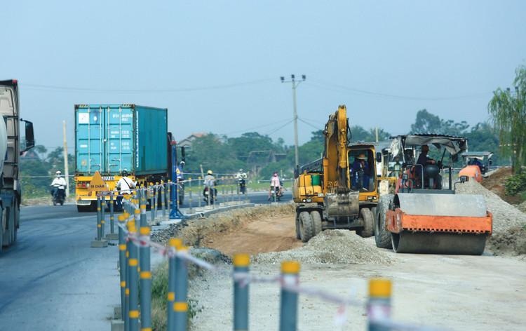 Hai gói thầu cải tạo, nâng cấp đường giao thông tại Khánh Hòa đều phát sinh yêu cầu làm rõ hồ sơ mời thầu. Minh họa: Nhã Chi