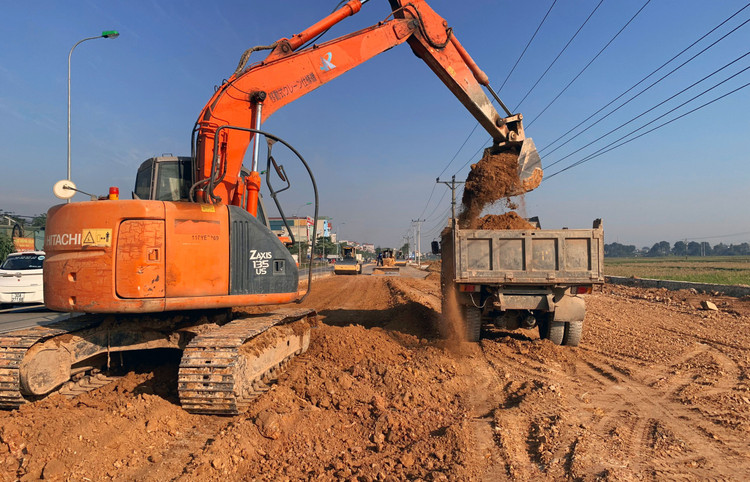 Tình trạng định mức, đơn giá lạc hậu, danh mục vật liệu, thiết bị xây dựng được công bố chưa đầy đủ dẫn đến khó khăn trong quá trình xác định dự toán cũng như thanh toán, quyết toán hợp đồng xây dựng. Ảnh: Lê Tiên