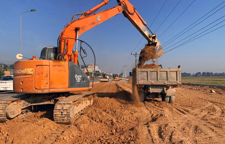 Tình trạng định mức, đơn giá lạc hậu, danh mục vật liệu, thiết bị xây dựng được công bố chưa đầy đủ dẫn đến khó khăn trong quá trình xác định dự toán cũng như thanh toán, quyết toán hợp đồng xây dựng. Ảnh: Lê Tiên