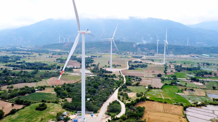 Việt Nam có nhiều tiềm năng sản xuất điện tái tạo nhằm đáp ứng nhu cầu phát triển kinh tế trong giai đoạn tới. Ảnh minh họa: Tiên Giang