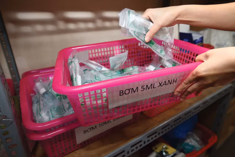 Lĩnh vực y tế ghi nhận nhiều nhà thầu bị công khai vi phạm về uy tín khi tham gia chào giá trực tuyến. Ảnh: Nhã Chi