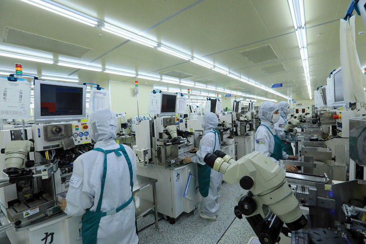 Cần có cơ chế kiểm soát việc quy định cho phép tự quyết định giá trị công nghệ góp vốn. Ảnh: Tuấn Anh