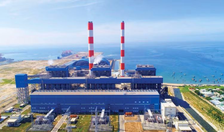 Năm 2026, Nhà máy Nhiệt điện Vĩnh Tân 4 tổ chức đấu thầu 4 gói cung cấp than nhập khẩu để phục vụ sản xuất điện với tổng dự toán hơn 7.000 tỷ đồng. Ảnh EVN