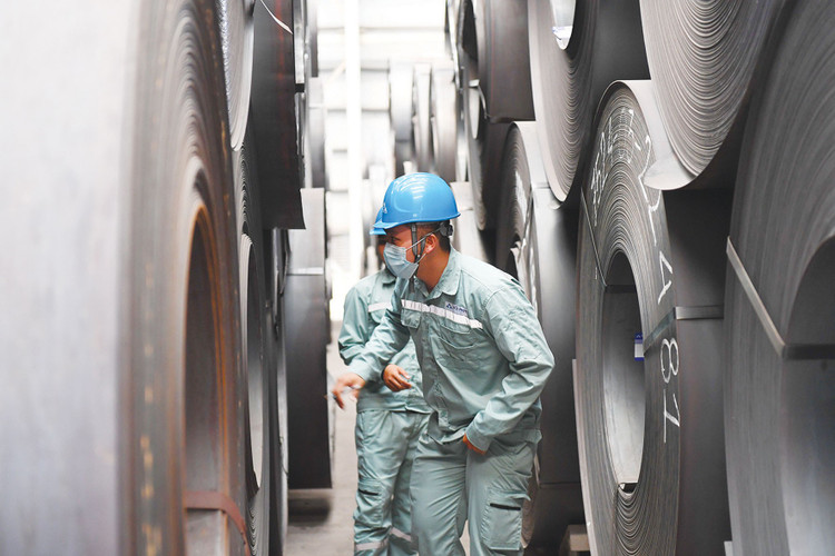 Sản lượng thép nội địa năm 2026 dự báo có thể tăng khoảng 12% so với năm 2025. Ảnh: Hoàng Anh