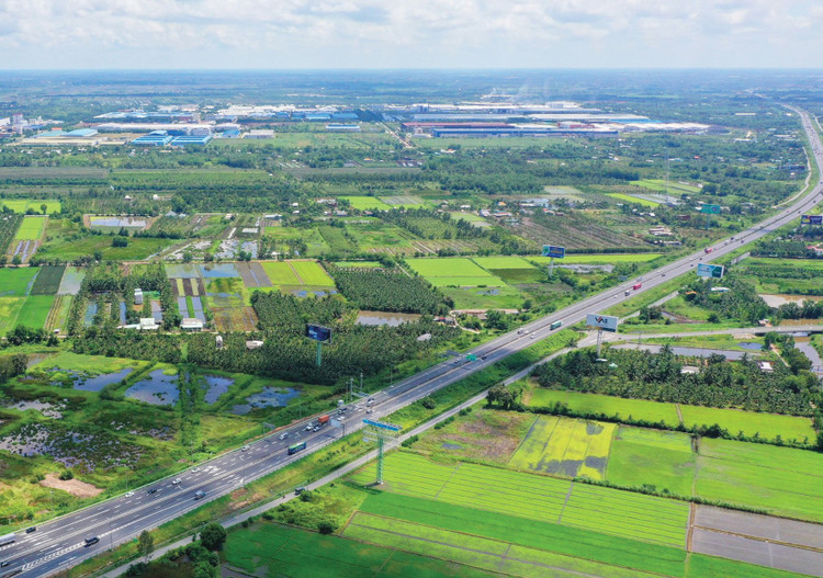 Nhiều nhà đầu tư đang nghiên cứu, đề xuất một số dự án hạ tầng quy mô lớn theo phương thức PPP, hợp đồng BT tại Khu đô thị mới Thủ Thiêm (TP.HCM). Ảnh: Song Lê