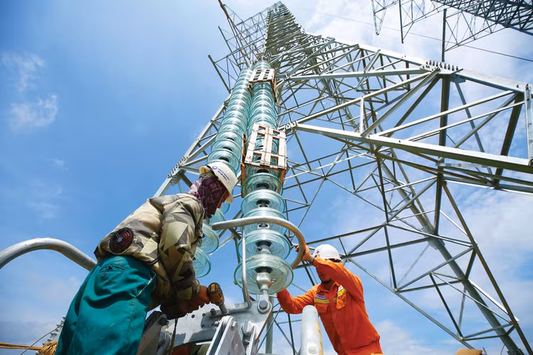 Nhiều dự án lưới điện đã và đang được Tập đoàn Điện lực Việt Nam đầu tư nhằm tăng cường năng lực truyền tải. Ảnh: Lê Tiên