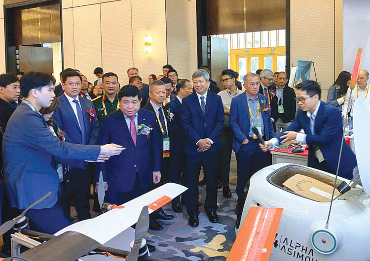 SemiExpo Việt Nam 2025 quy tụ hơn 200 gian hàng của các đối tác công nghệ hàng đầu thế giới. Ảnh: Hoàng Vương