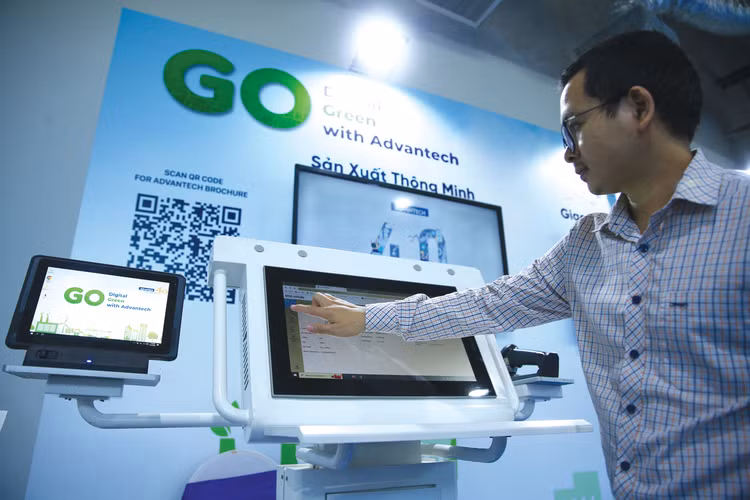 Nghị định số 267/2025/NĐ-CP hướng dẫn một số điều của Luật Khoa học, công nghệ và đổi mới sáng tạo về chương trình, nhiệm vụ khoa học, công nghệ và đổi mới sáng tạo. Ảnh: Nhã Chi