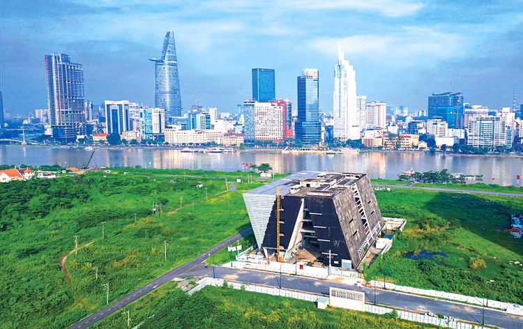 Dự án Trung tâm triển lãm quy hoạch TP.HCM được xây dựng tại Khu đô thị mới Thủ Thiêm với tổng mức đầu tư gần 800 tỷ đồng. Ảnh: Hữu Chánh
