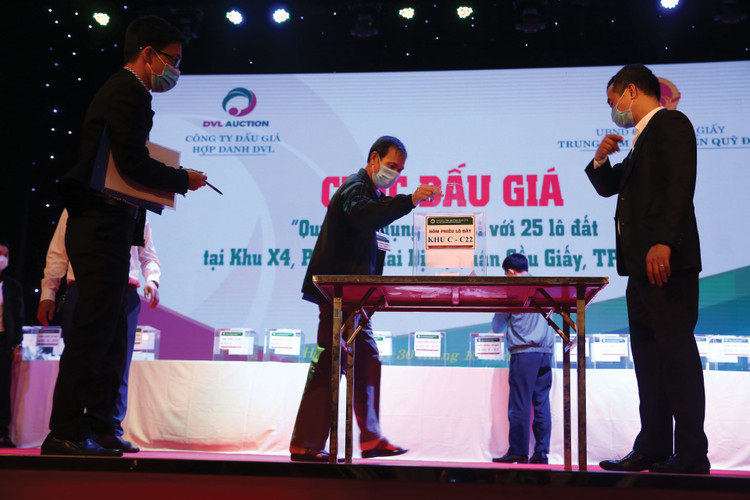 Hoàn thiện các quy định về trình tự, thủ tục đấu giá để phù hợp với thực tiễn là một trong những định hướng sửa đổi, bổ sung Luật Đấu giá tài sản. Ảnh minh họa: Song Lê 