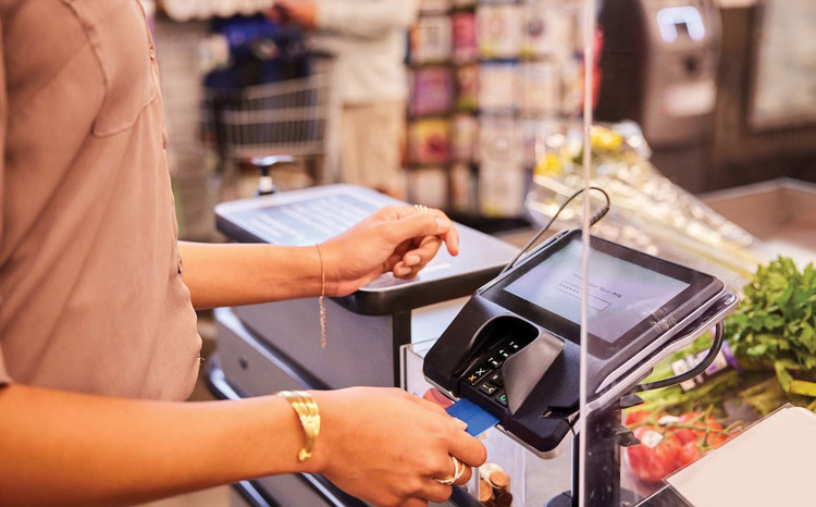 Hóa đơn điện tử đóng vai trò quan trọng trong tiến trình chuyển đổi số của ngành thuế, giúp tối ưu chi phí và tăng cường tính minh bạch trong quản lý. Ảnh: NC st