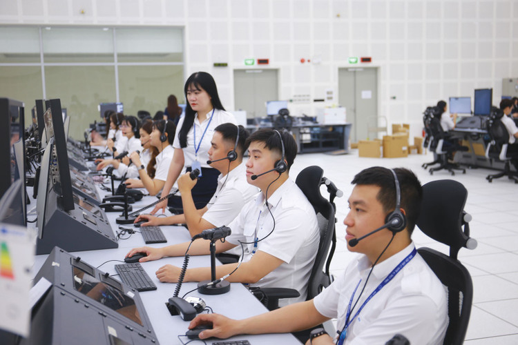 Kiểm soát không lưu điều hành bay tại Trung tâm Kiểm soát không lưu (ATCC) Hồ Chí Minh