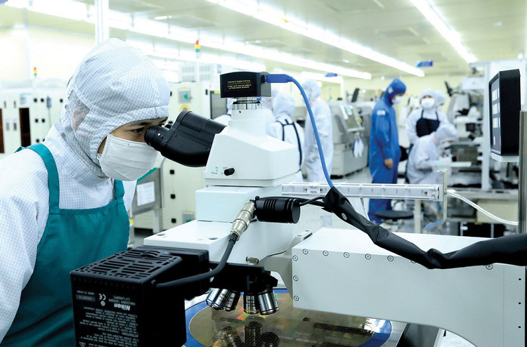 Doanh nghiệp khoa học công nghệ được miễn thuế nhập khẩu để thực hiện nghiên cứu khoa học, phát triển công nghệ, ươm tạo, đổi mới công nghệ, sản xuất sản phẩm khoa học công nghệ. Ảnh: Anh Tuấn