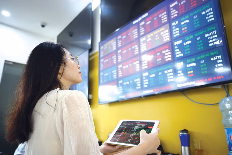 Thị trường chứng khoán Việt Nam đang có nhiều động lực thúc đẩy tăng trưởng nhờ câu chuyện nâng hạng và tăng trưởng GDP cao. Ảnh minh họa: Tiên Giang