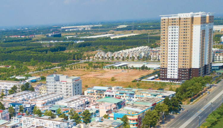 Bộ Xây dựng đề xuất trường hợp mua nhà ở thứ hai áp hạn mức cho vay không quá 50% giá trị hợp đồng mua bán nhà. Ảnh: Song Lê