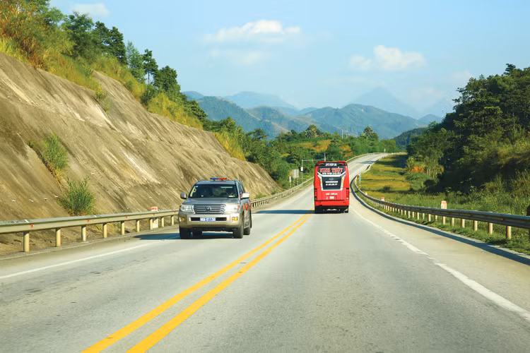 Gói thầu XL2-NBLC Dự án Xây dựng mở rộng đoạn Yên Bái - Lào Cai thuộc tuyến cao tốc Nội Bài - Lào Cai được chỉ định thầu với giá hơn 2.262 tỷ đồng. Ảnh: Nguyễn Công Thành