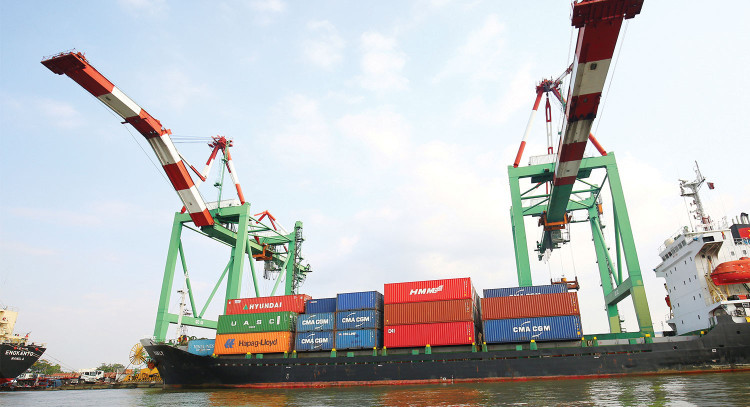 Bộ Công Thương đặt mục tiêu thặng dự thương mại khoảng 25 tỷ USD trong năm 2026. Ảnh: Lê Tiên