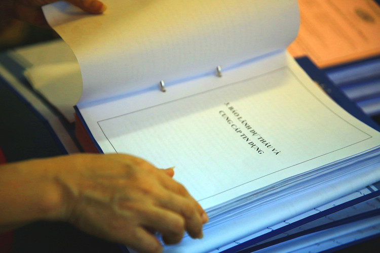 Một số nhà thầu bị loại do chủ quan không kiểm tra lại thư bảo lãnh của ngân hàng. Ảnh minh họa: Nhã Chi