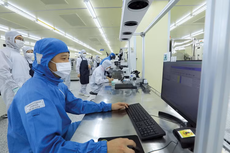 Nghị định số 214/2025/NĐ-CP quy định cụ thể các ưu đãi đối với nhà thầu trong nước là cá nhân, doanh nghiệp khởi nghiệp sáng tạo; ưu đãi đối với sản phẩm đổi mới sáng tạo, sản phẩm công nghệ cao. Ảnh: Lê Tiên