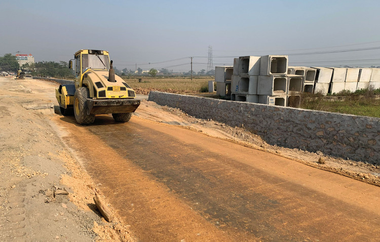 Dự án Xây dựng đường liên xã Hưng Chiến đi Thanh Lương (Đồng Nai) có 2 gói thầu xây lắp với tổng giá gói thầu hơn 244 tỷ đồng. Minh họa: Nhã Chi
