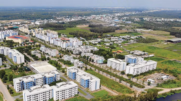 Tổng kinh phí đầu tư xây dựng các khu tái định phục vụ Dự án đường sắt tốc độ cao Bắc - Nam qua TP. Huế là gần 1.800 tỷ đồng. Ảnh: Quốc Duẩn