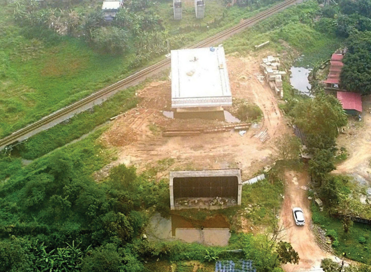 Dự án Đường và cầu vượt đường sắt trung tâm TP. Đồng Hới có kế hoạch hoàn thành trong năm 2025. Ảnh: Hà Minh