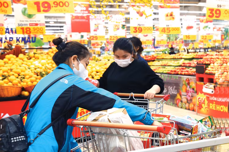 Lạm phát bình quân năm 2025 được kiểm soát ở mức tương đối thấp nhờ công tác điều hành và phối hợp chính sách hiệu quả của các cơ quan chức năng. Ảnh: Tất Niên