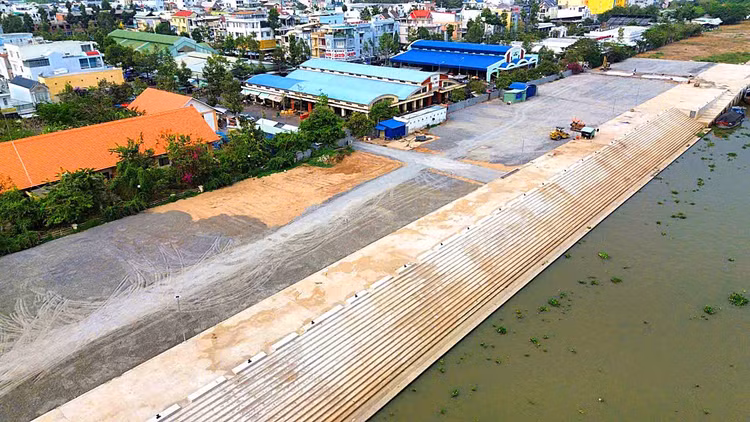 Dự án Nâng cấp kênh Hồng Ngự - Vĩnh Hưng sẽ hoàn tất công tác báo cáo quyết toán dự án hoàn thành trong năm 2025. Ảnh: Vân Chi