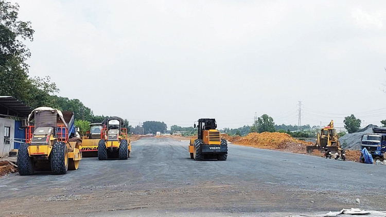 Dự án thành phần 1 thuộc Dự án Đầu tư xây dựng đường bộ tốc độ cao Biên Hòa - Vũng Tàu có chiều dài 16 km, với tổng mức đầu tư khoảng 6.240 tỷ đồng. Ảnh: Ngọc Tuấn