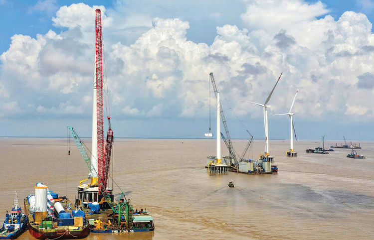 Danh mục các công trình, dự án quan trọng quốc gia, trọng điểm ngành năng lượng gồm 32 dự án nguồn điện, 1 dự án lọc hóa dầu và một số dự án đường dây và trạm biến áp… Ảnh: Nguyễn Văn Cường