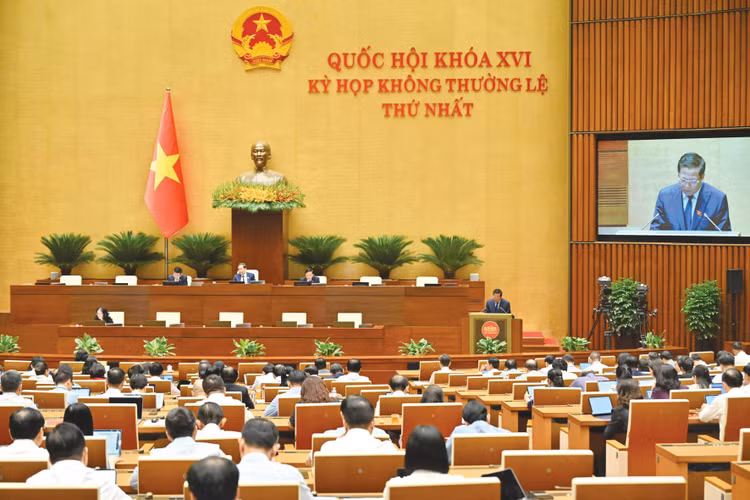 Quốc hội nghe Tờ trình của Chính phủ và Báo cáo thẩm tra về chủ trương đầu tư Dự án Đầu tư xây dựng đường Vành đai 5 - Vùng Thủ đô Hà Nội. Ảnh: Quang Khánh