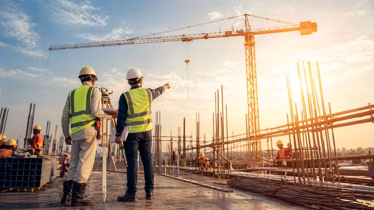 Hoạt động giám sát và đánh giá hiệu quả dự án nếu được triển khai chuẩn mực sẽ tạo áp lực trực tiếp thúc đẩy các dự án tạo giá trị tương xứng với nguồn lực đầu tư. Ảnh: Phúc An