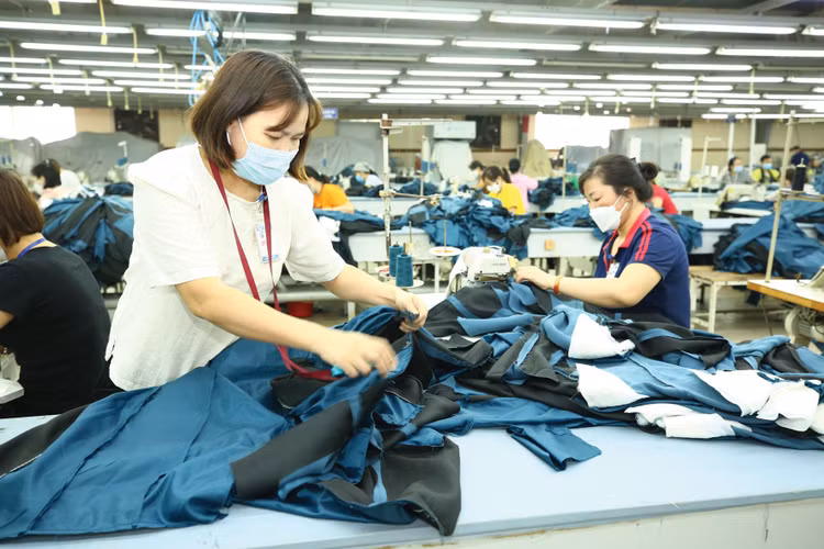 Một môi trường thể chế ổn định, minh bạch hơn và đủ an toàn là điều kiện tiên quyết để doanh nghiệp, người dân có thể yên tâm đầu tư, kinh doanh. Ảnh: Tiên Giang