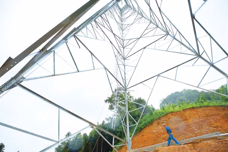 Dự án Đường dây 500kV Thốt Nốt - Đức Hòa có tổng mức đầu tư 6.800 tỷ đồng, được đầu tư nhằm bảo đảm an ninh năng lượng cho khu vực miền Tây Nam Bộ và Đông Nam Bộ. Ảnh minh họa: Nhã Chi