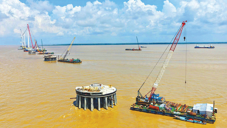 Một số dự án hạ tầng trọng điểm quy mô quốc gia trong lĩnh vực điện gió ngoài khơi, logistics đang được đề xuất gắn với đội ngũ doanh nghiệp tư nhân. Ảnh: Nguyễn Cường