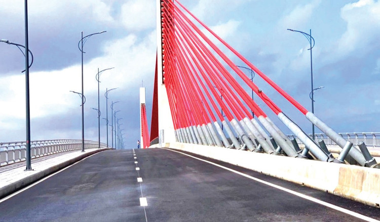 Tiến độ Dự án Đường bộ ven biển và cầu vượt cửa Thuận An (TP. Huế) đạt khoảng 91,4%. Ảnh: Lê Hiếu