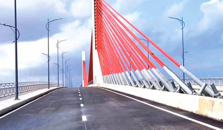 Tiến độ Dự án Đường bộ ven biển và cầu vượt cửa Thuận An (TP. Huế) đạt khoảng 91,4%. Ảnh: Lê Hiếu