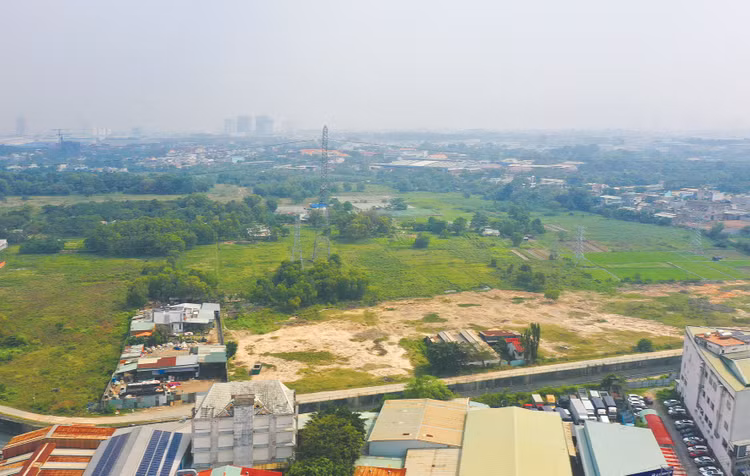 Danh mục 8 khu đất vừa được công bố để kêu gọi đầu tư nhà ở xã hội tại TP.HCM có tổng diện tích khoảng 9,48 ha, dự kiến cung ứng 6.157 căn hộ. Ảnh: Phú An