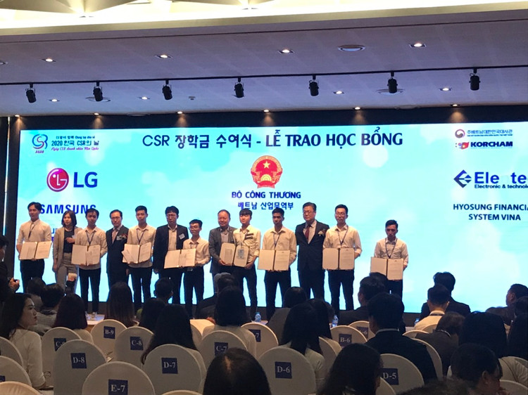 Doanh nghiệp Hàn Quốc trao tặng 100 suất học bổng cho sinh viên Việt Nam