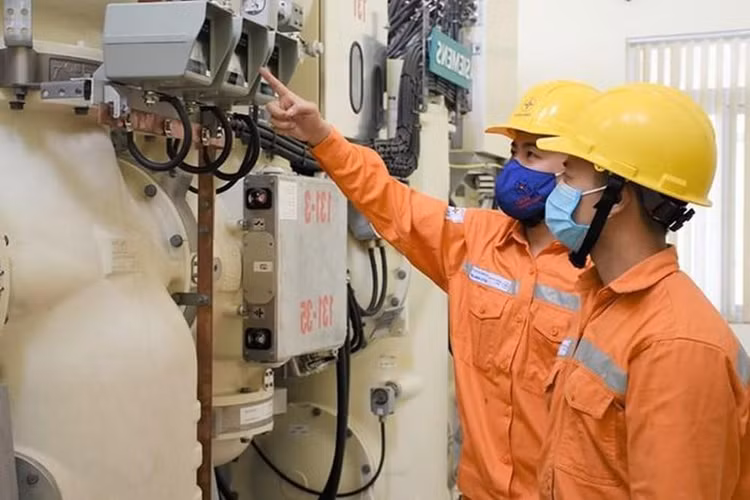 Thời gian hỗ trợ giảm giá điện và giảm tiền điện cho khách hàng là 3 tháng tại các kỳ hóa đơn tháng 10, tháng 11 và tháng 12/2020