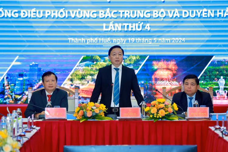 Phó Thủ tướng Chính phủ Trần Hồng Hà chủ trì Phiên họp