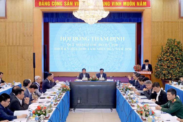 Phiên họp của Hội đồng Thẩm định quy hoạch tỉnh đối với Quy hoạch TP. Hà Nội thời kỳ 2021 - 2030, tầm nhìn đến năm 2050. Ảnh: MPI