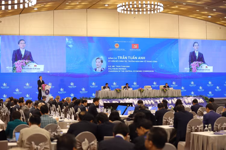 Trưởng Ban Kinh tế Trung ương Trần Tuấn Anh phát biểu tại Diễn đàn