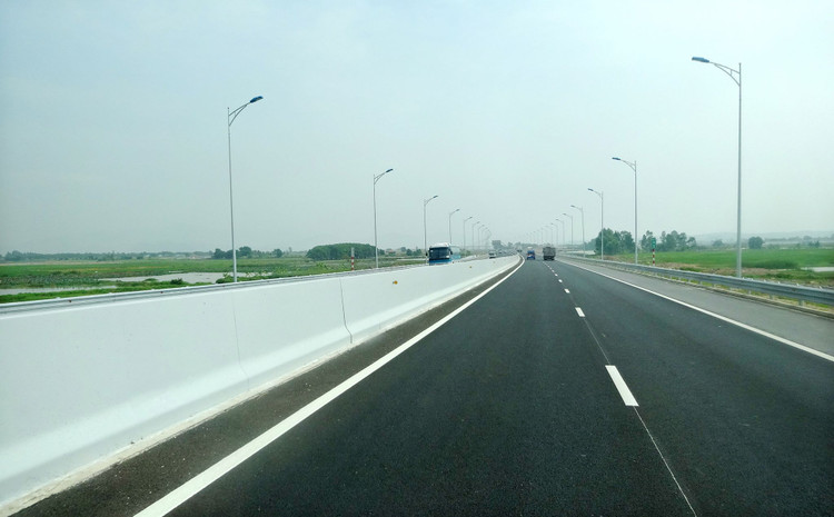 Mục tiêu đầu tư công giai đoạn 2021 - 2025 là thu hút tối đa và sử dụng có hiệu quả các nguồn vốn đầu tư phát triển nền kinh tế. Ảnh: Tường Lâm