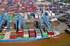 Năm 2021, thương mại song phương Viêt Nam - Hoa Kỳ đã vượt qua mức 110 tỷ USD và Hoa Kỳ vẫn là một trong những thị trường xuất khẩu lớn nhất của Việt Nam. Ảnh: Lê Tiên