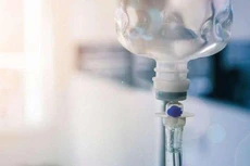 1.500 túi dịch truyền Dextran điều trị sốc sốt xuất huyết về đến Việt Nam 
