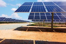 Hệ thống trục xoay, giá đỡ tại Dự án Điện mặt trời Thiên Tân Solar Ninh Thuận có thể tự động xoay 65 độ, đón tối đa ánh nắng mặt trời