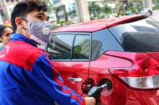 Giá xăng trong nước trước áp lực tăng lần thứ 6 liên tiếp